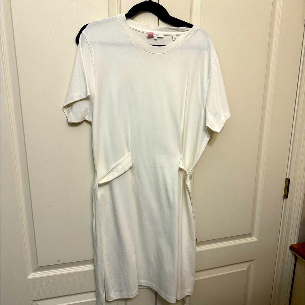 Vince Off White Dress with Belt. Size XL.